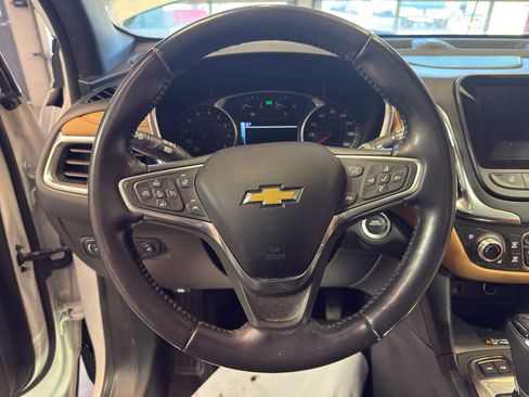 Used 2018 Chevrolet Equinox Premier image 16