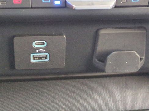 Certified 2022 Ford F150 Lariat image 23