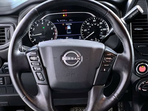 Used 2023 Nissan Titan SV w/ SV Convenience Package image 16