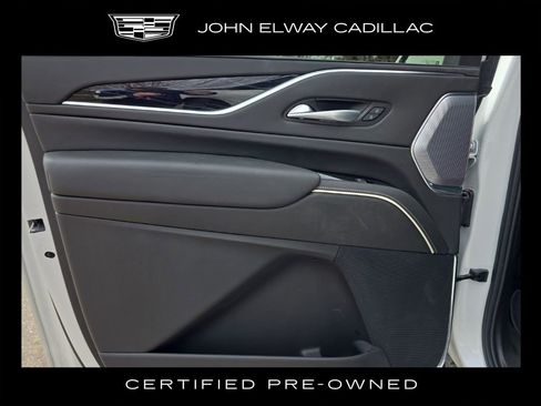 Certified 2024 Cadillac Escalade ESV V image 16
