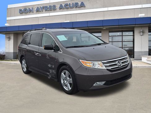 Used 2011 Honda Odyssey Touring image 1