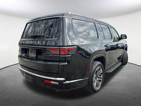Used 2025 Jeep Wagoneer 4WD image 14