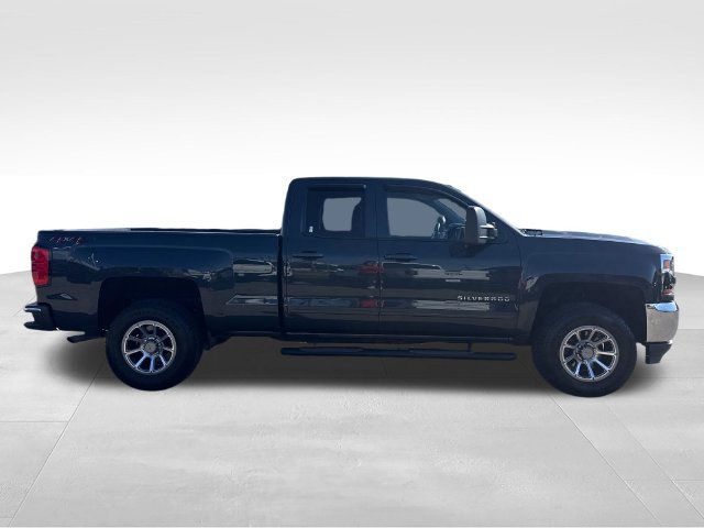 Used 2018 Chevrolet Silverado 1500 LT w/ All Star Edition AWD/4WD image 6