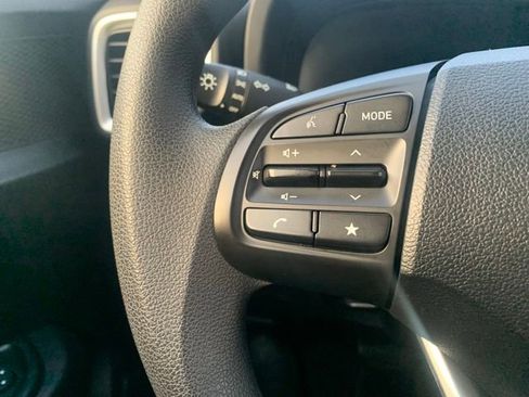 Certified 2023 Hyundai Venue SE image 15