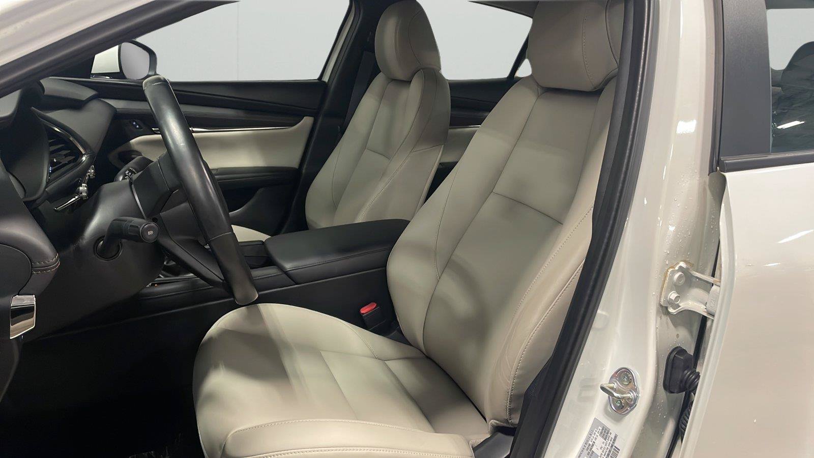 Used 2022 MAZDA MAZDA3 s FWD image 10