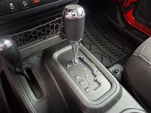 Used 2017 Jeep Wrangler Unlimited Sport image 14