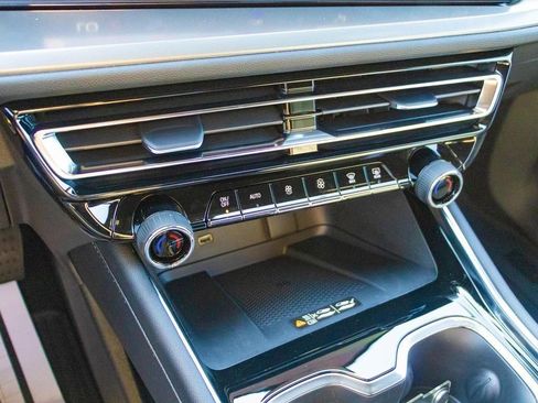 New 2026 Chevrolet Traverse LT w/ Enhanced Driving Package FWD image 23