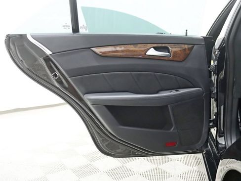 Used 2014 Mercedes-Benz CLS 63 AMG 4MATIC w/ Premium 1 Package image 33