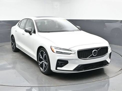 Used 2025 Volvo S60 B5 Plus FWD image 2
