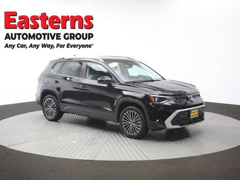 Used 2025 Volkswagen Taos SE FWD image 50