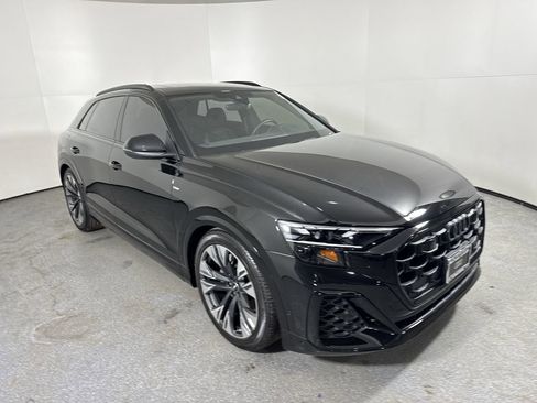 Used 2025 Audi Q8 Premium Plus w/ Premium Plus Package image 4