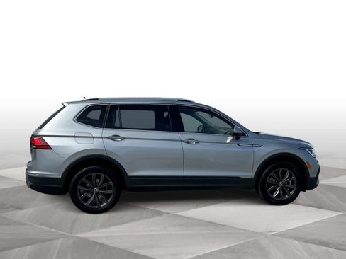 Used 2023 Volkswagen Tiguan SE FWD image 9