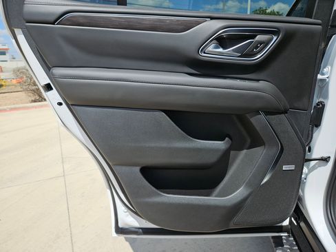 Certified 2024 Chevrolet Tahoe Z71 w/ Luxury Package image 15