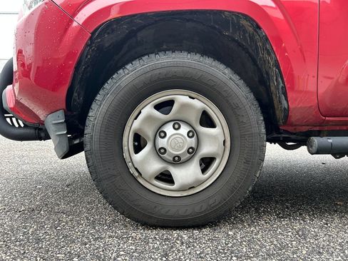 Used 2017 Toyota Tacoma SR w/ SR Convenience Package RWD image 7
