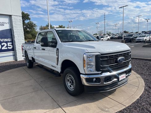New 2026 Ford F250 XL w/ XL Chrome Package AWD/4WD image 3