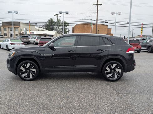 Used 2025 Volkswagen Atlas Cross Sport SE image 6