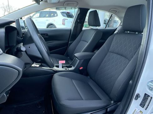 Used 2023 Toyota Corolla LE w/ LE Convenience Package image 11