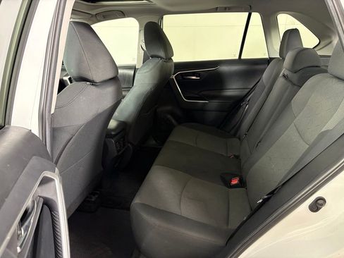 Used 2019 Toyota RAV4 XLE FWD image 37