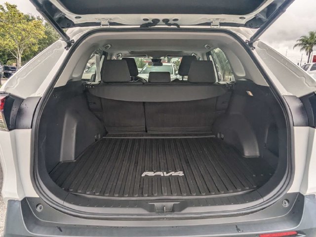 Used 2023 Toyota RAV4 XLE w/ Convenience Package FWD image 13