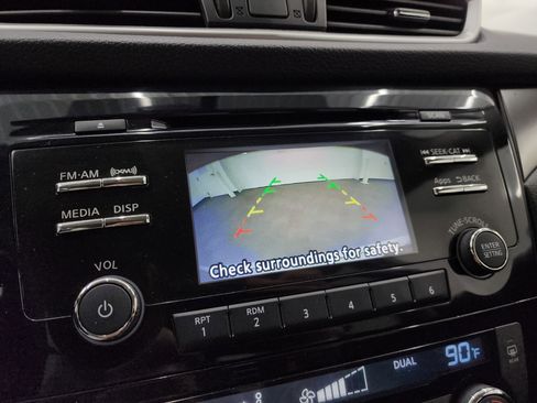 Used 2016 Nissan Rogue SV image 13