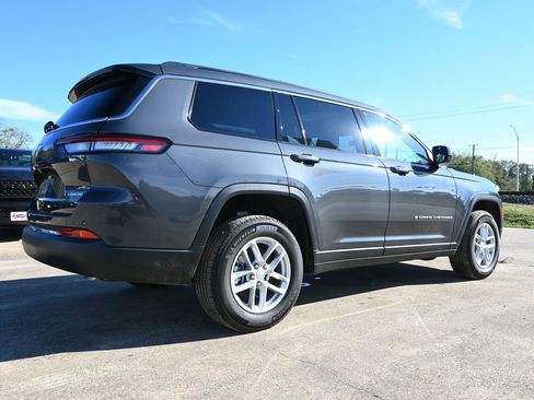 New 2025 Jeep Grand Cherokee L Laredo image 4