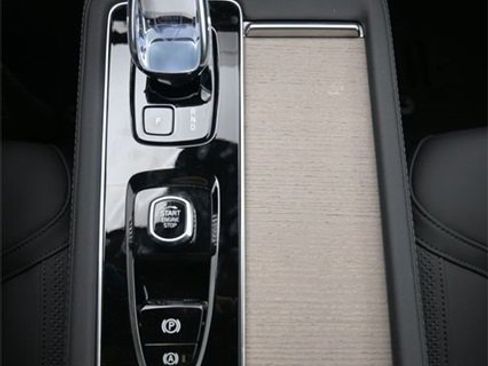 New 2026 Volvo XC90 B6 Plus w/ Protection Package Premier image 10