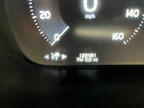 Used 2021 Volvo XC60 T5 Momentum w/ Protection Package image 16