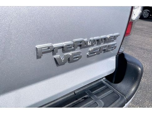 Used 2010 Toyota Tacoma PreRunner image 9