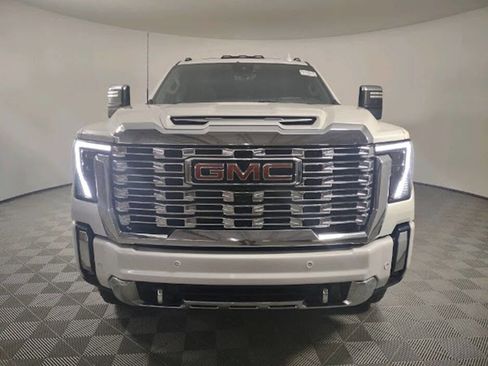 Used 2024 GMC Sierra 2500 Denali w/ Denali Reserve Package image 2