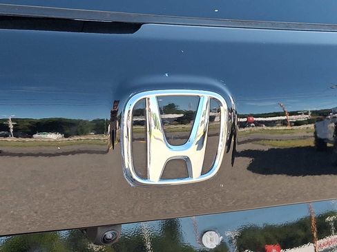 Used 2022 Honda Pilot Sport image 32