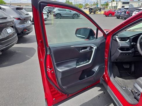 Used 2025 Toyota RAV4 XLE w/ Convenience Package AWD/4WD image 11