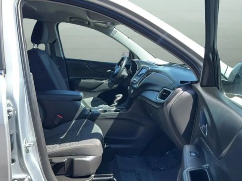 Used 2022 Chevrolet Equinox LT FWD image 35