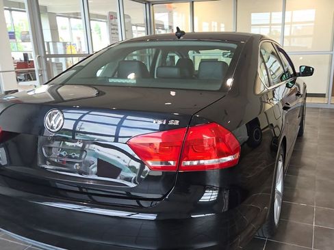 Used 2014 Volkswagen Passat 1.8T SE FWD image 5