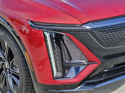 New 2025 Cadillac Lyriq Sport image 9