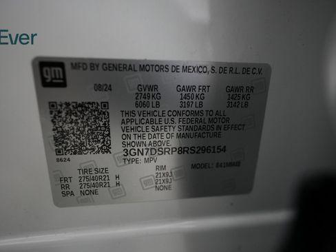 Used 2024 Chevrolet Equinox EV RS FWD image 25