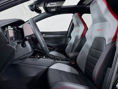 Used 2025 Volkswagen GTI Autobahn FWD image 17