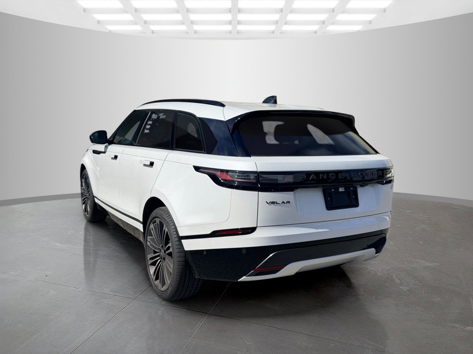 Used 2026 Land Rover Range Rover Velar Dynamic SE AWD/4WD image 7
