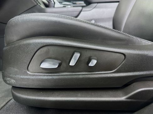 Used 2022 Cadillac XT5 Premium Luxury image 18