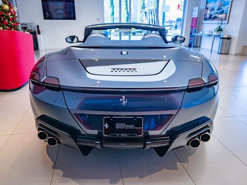 Used 2025 Ferrari Roma Spider image 5