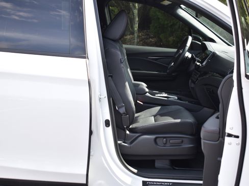 Used 2024 Honda Passport Black Edition image 31