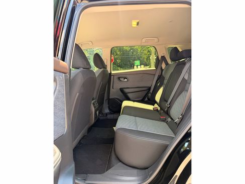 Used 2023 Nissan Rogue SV FWD image 14