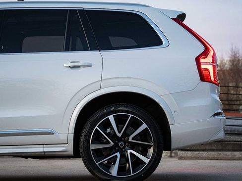 Certified 2025 Volvo XC90 B5 Plus image 4