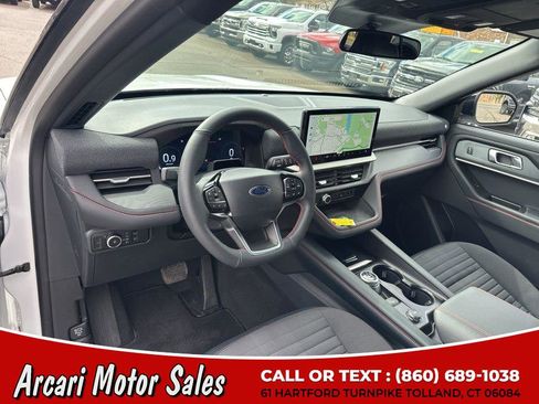 Used 2025 Ford Explorer ST-Line w/ ST-Line Street Pack image 22