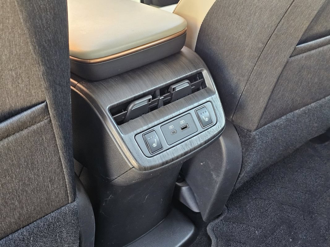 Used 2024 Nissan Ariya AWD image 21