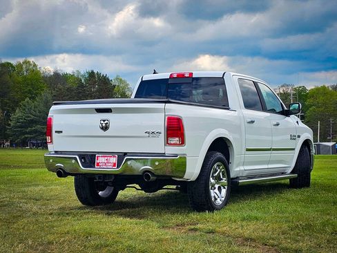 Used 2017 RAM 1500 Laramie w/ Convenience Group AWD/4WD image 3