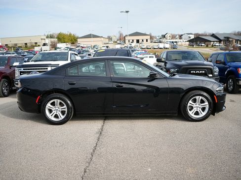Used 2019 Dodge Charger SXT w/ Leather Interior Group image 7
