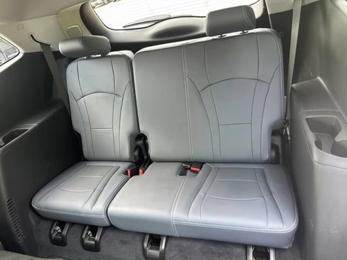 Used 2021 Buick Enclave Essence w/ Sound and Sites Package AWD/4WD image 56
