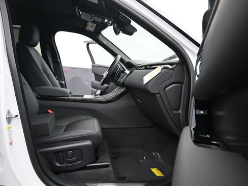 New 2026 Land Rover Range Rover Velar Dynamic SE image 18