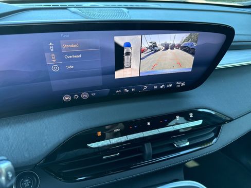 Used 2025 Buick Enclave Preferred image 16