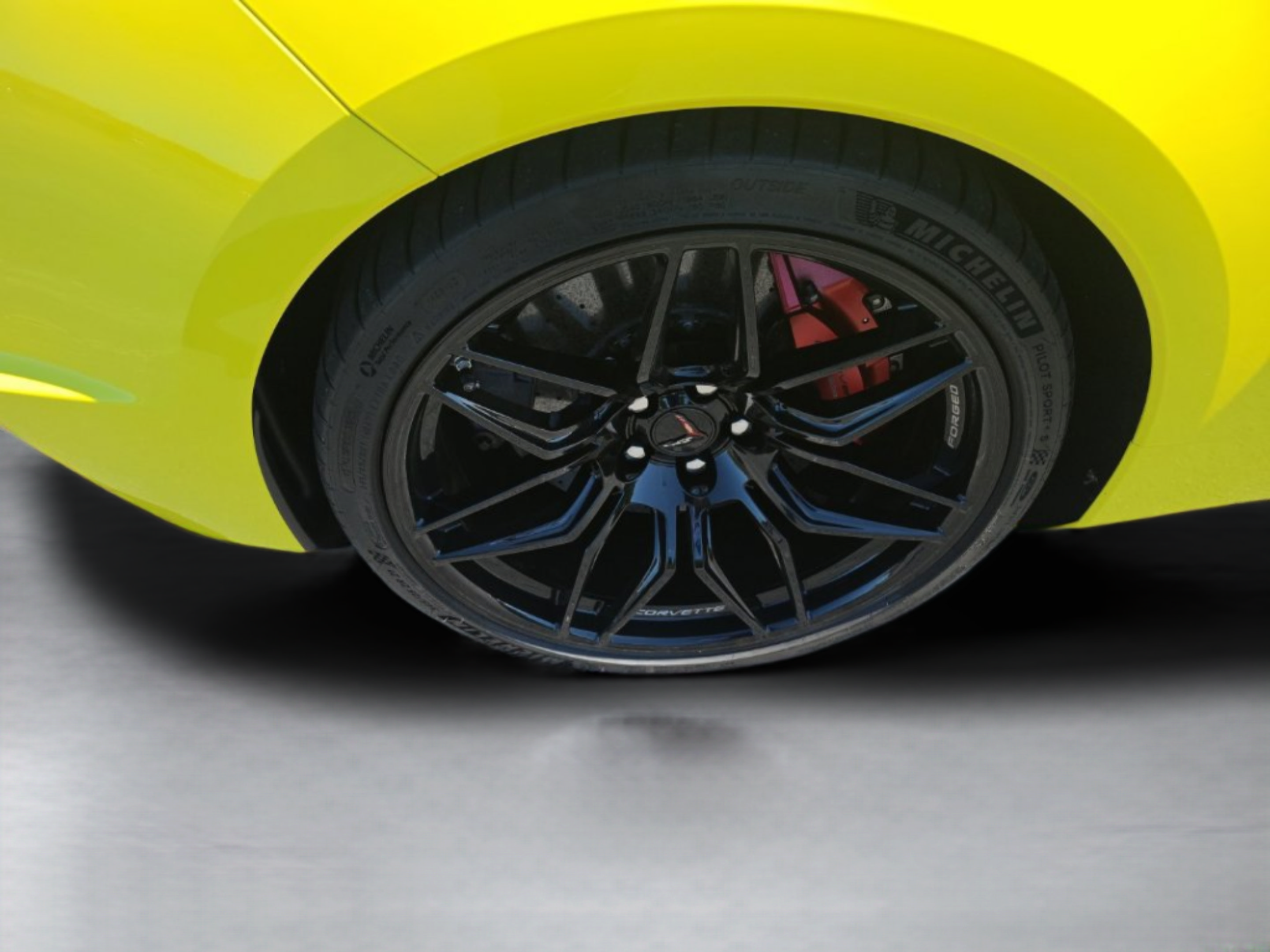 Used 2024 Chevrolet Corvette Z06 w/ Z07 Performance Package RWD image 15